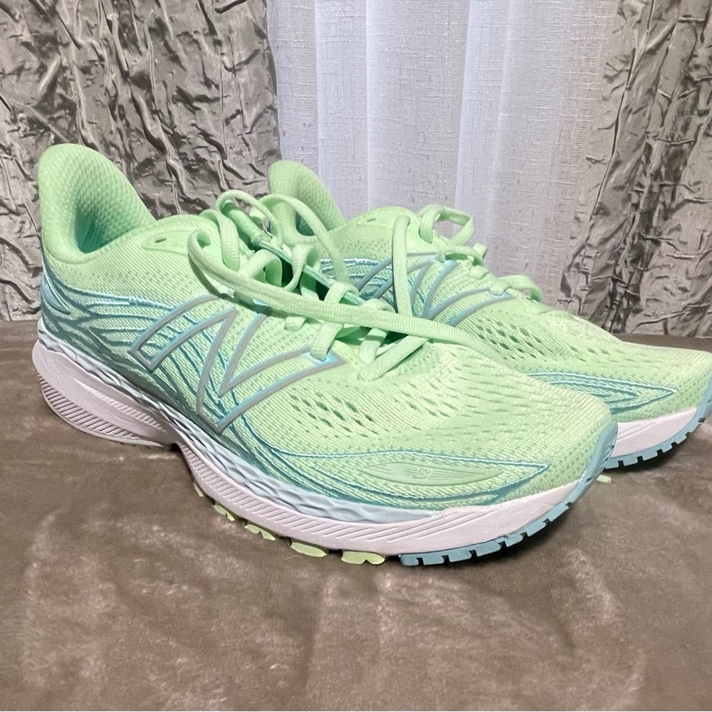 New Balance 860 womens size 8 ,lime green/aqua